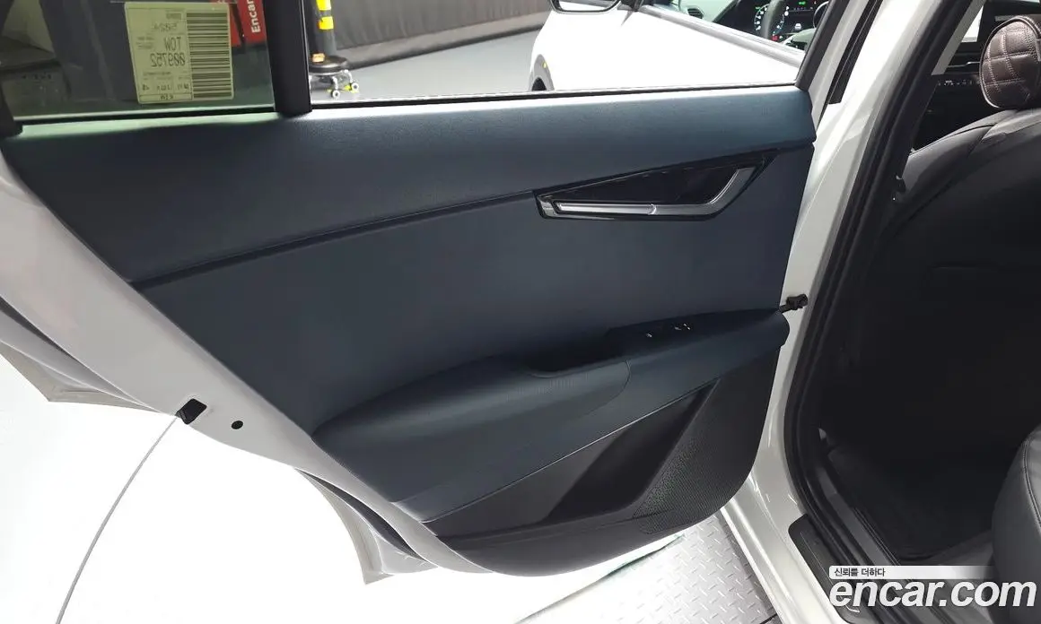 Kia Niro 2022 0.2 автомат (гидро), фото 15 Kia Niro 2022 0.2 автомат (гидро), фото 15