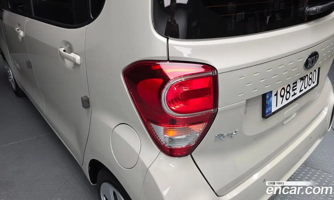 Kia Ray 2019 1.0 автомат (гидро), фото 9