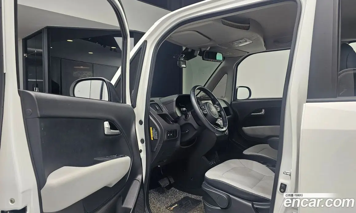 Kia Ray 2023 1.0 автомат (гидро), фото 13