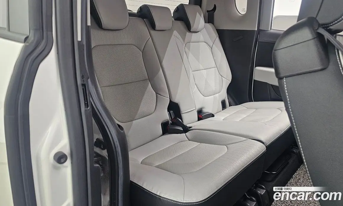 Kia Ray 2023 1.0 автомат (гидро), фото 17
