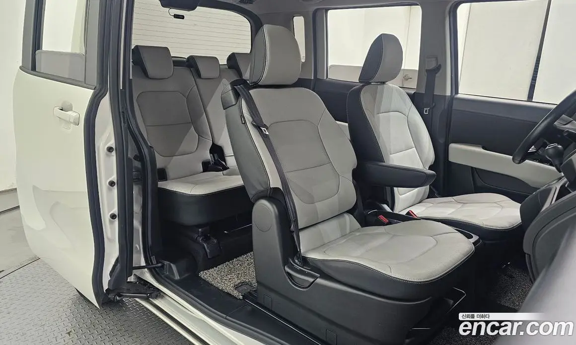 Kia Ray 2023 1.0 автомат (гидро), фото 18