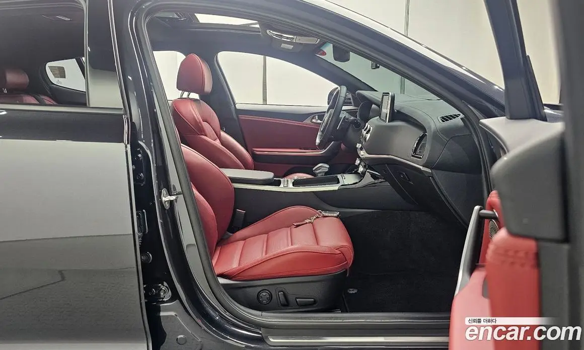 Kia Stinger 2018 3.3 автомат (гидро), фото 16