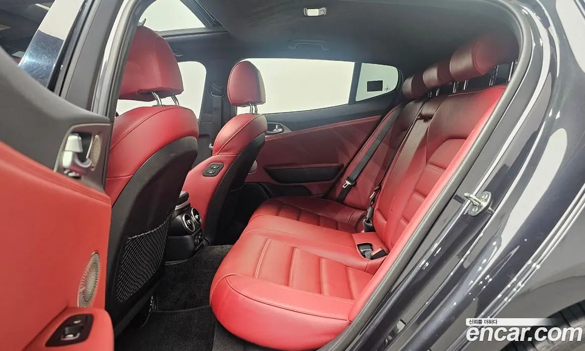 Kia Stinger 2018 3.3 автомат (гидро), фото 18