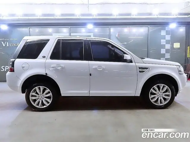 Land Rover Freelander 2013 2.2 автомат (гидро), миниатюра 3 Land Rover Freelander 2013 2.2 автомат (гидро), миниатюра 3