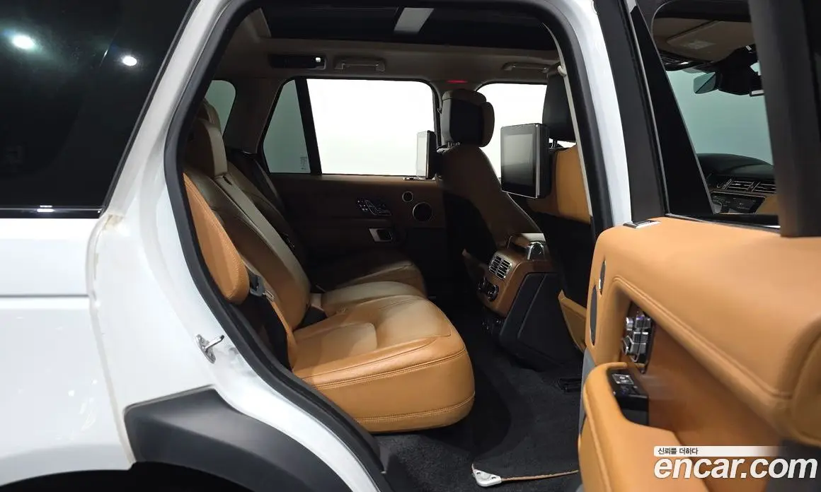 Land Rover Range Rover 2020 4.4 автомат (гидро), фото 17 Land Rover Range Rover 2020 4.4 автомат (гидро), фото 17