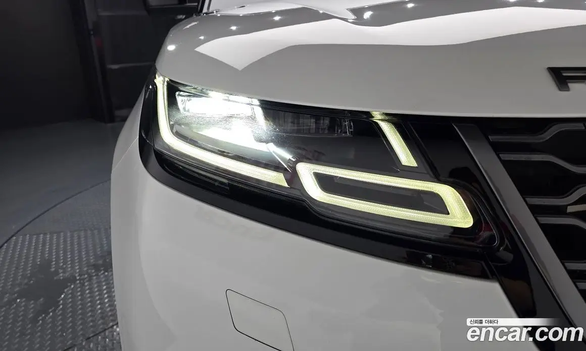 Land Rover Range Rover Velar 2019 2.0 автомат (гидро), фото 8