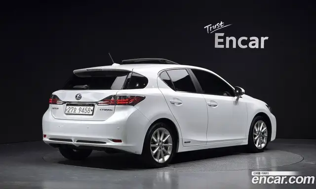 Lexus CT200h, 2013, 107 261 км