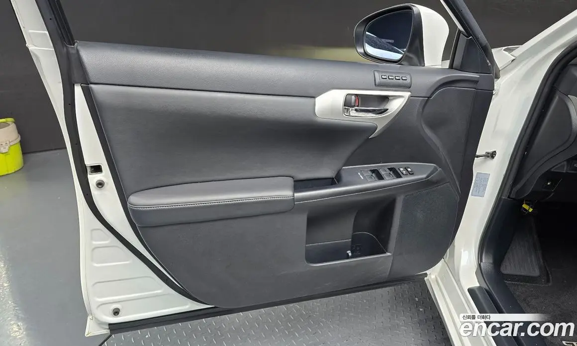 Lexus CT200h 2013 1.8 автомат (гидро), фото 13