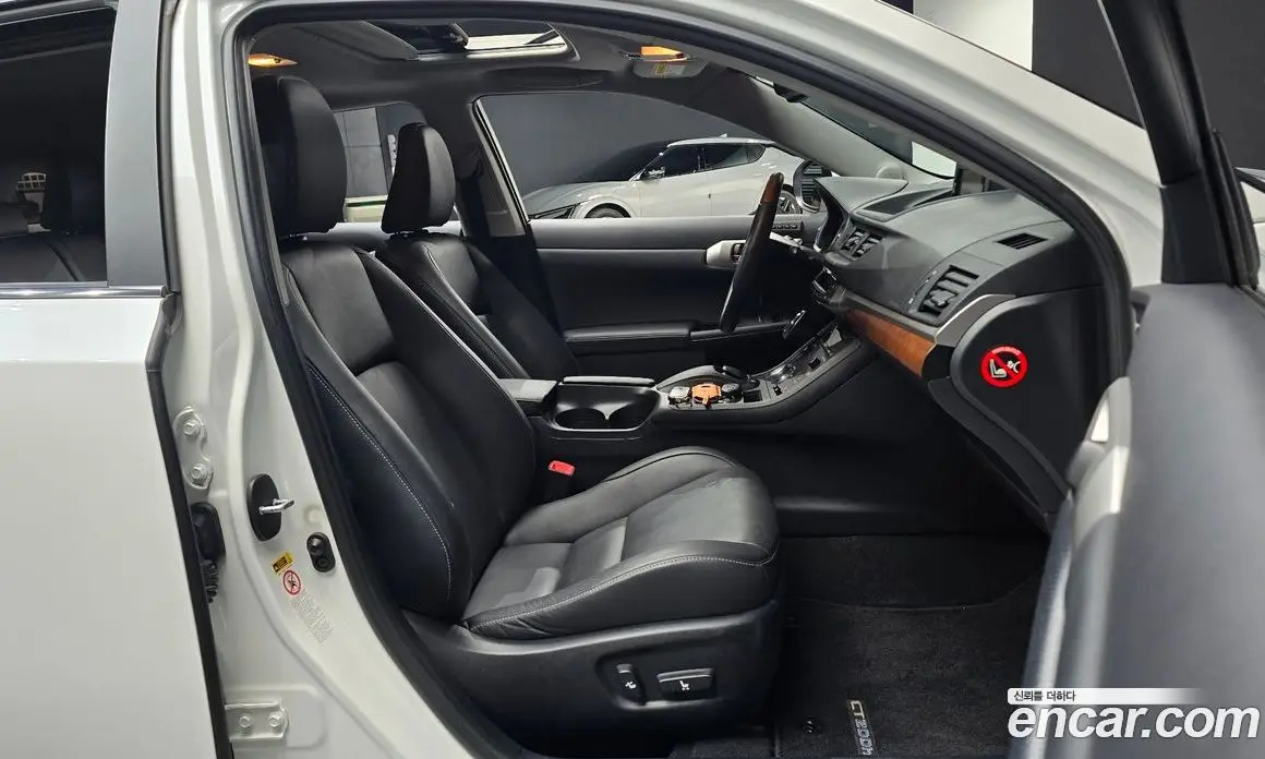 Lexus CT200h 2013 1.8 автомат (гидро), фото 15
