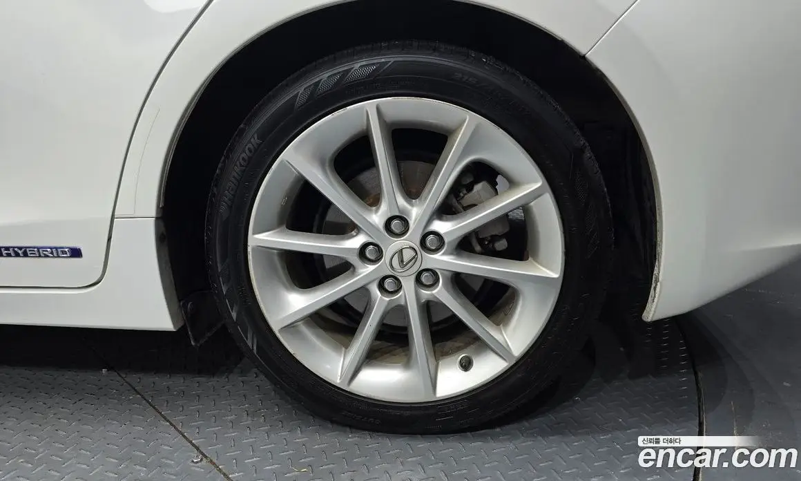 Lexus CT200h 2013 1.8 автомат (гидро), фото 6