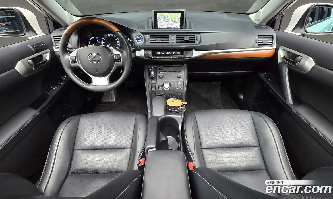 Lexus CT200h 2013 1.8 автомат (гидро), фото 9