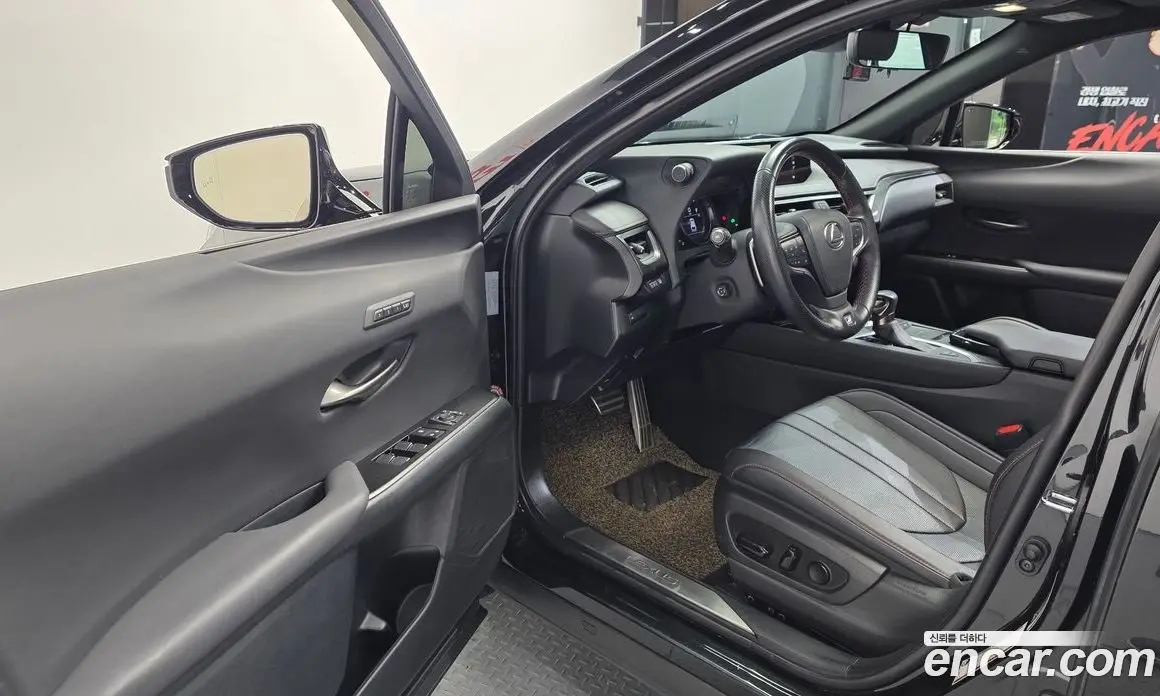 Lexus UX 2020 2.0 автомат (гидро), фото 13 Lexus UX 2020 2.0 автомат (гидро), фото 13