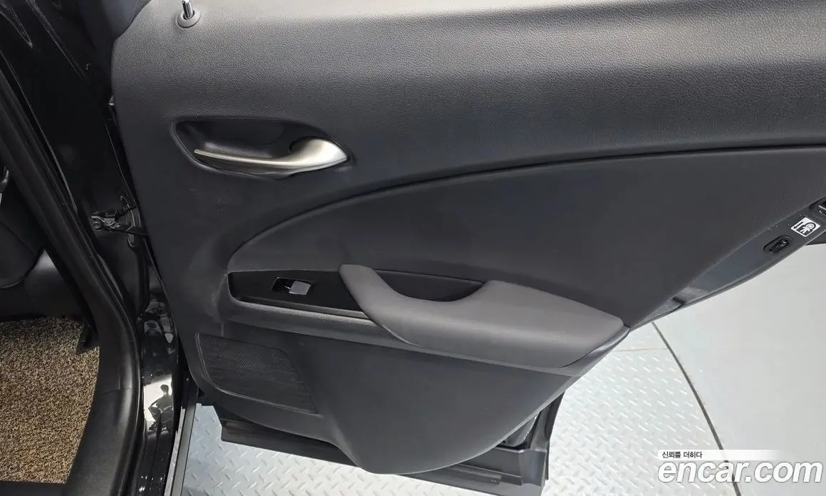 Lexus UX 2020 2.0 автомат (гидро), фото 15 Lexus UX 2020 2.0 автомат (гидро), фото 15