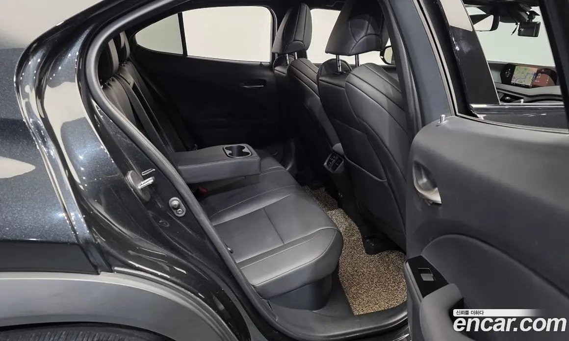 Lexus UX 2020 2.0 автомат (гидро), фото 18 Lexus UX 2020 2.0 автомат (гидро), фото 18