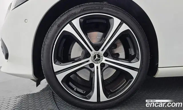 Mercedes-Benz C-Class 2023 2.0 автомат (гидро), миниатюра 4 Mercedes-Benz C-Class 2023 2.0 автомат (гидро), миниатюра 4