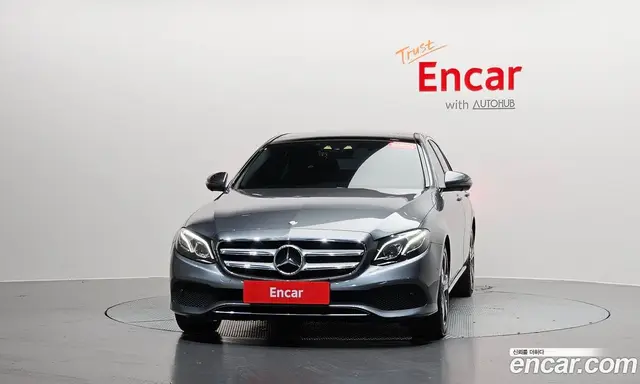 Mercedes-Benz E-Class 2016 2.0 автомат (гидро), миниатюра 2