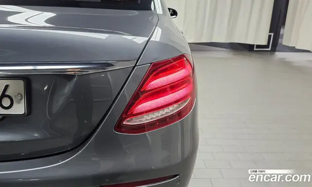 Mercedes-Benz E-Class 2016 2.0 автомат (гидро), миниатюра 8