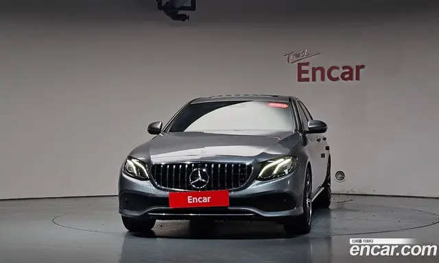 Mercedes-Benz E-Class 2017 2.0 автомат (гидро), миниатюра 2