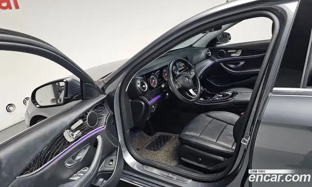 Mercedes-Benz E-Class 2017 2.0 автомат (гидро), миниатюра 12
