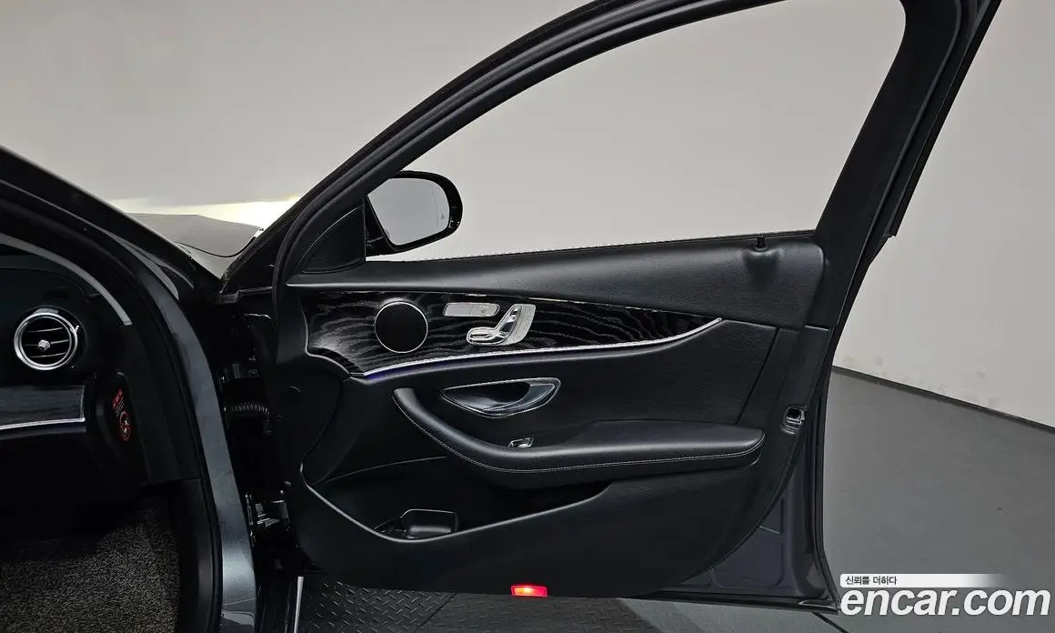 Mercedes-Benz E-Class 2017 2.0 автомат (гидро), фото 13