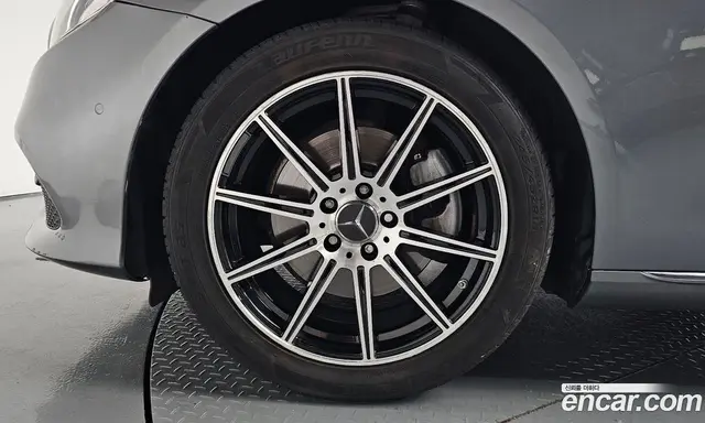 Mercedes-Benz E-Class 2017 2.0 автомат (гидро), миниатюра 4