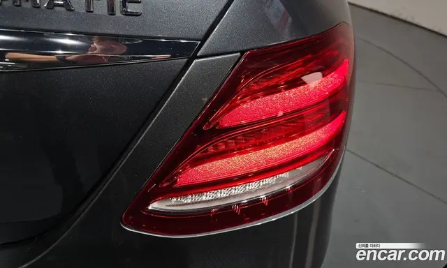 Mercedes-Benz E-Class 2017 2.0 автомат (гидро), миниатюра 8
