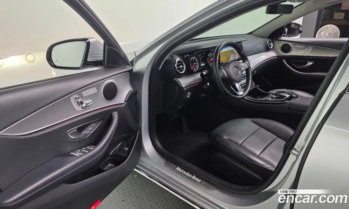 Mercedes-Benz E-Class 2018 2.0 автомат (гидро), фото 13 Mercedes-Benz E-Class 2018 2.0 автомат (гидро), фото 13