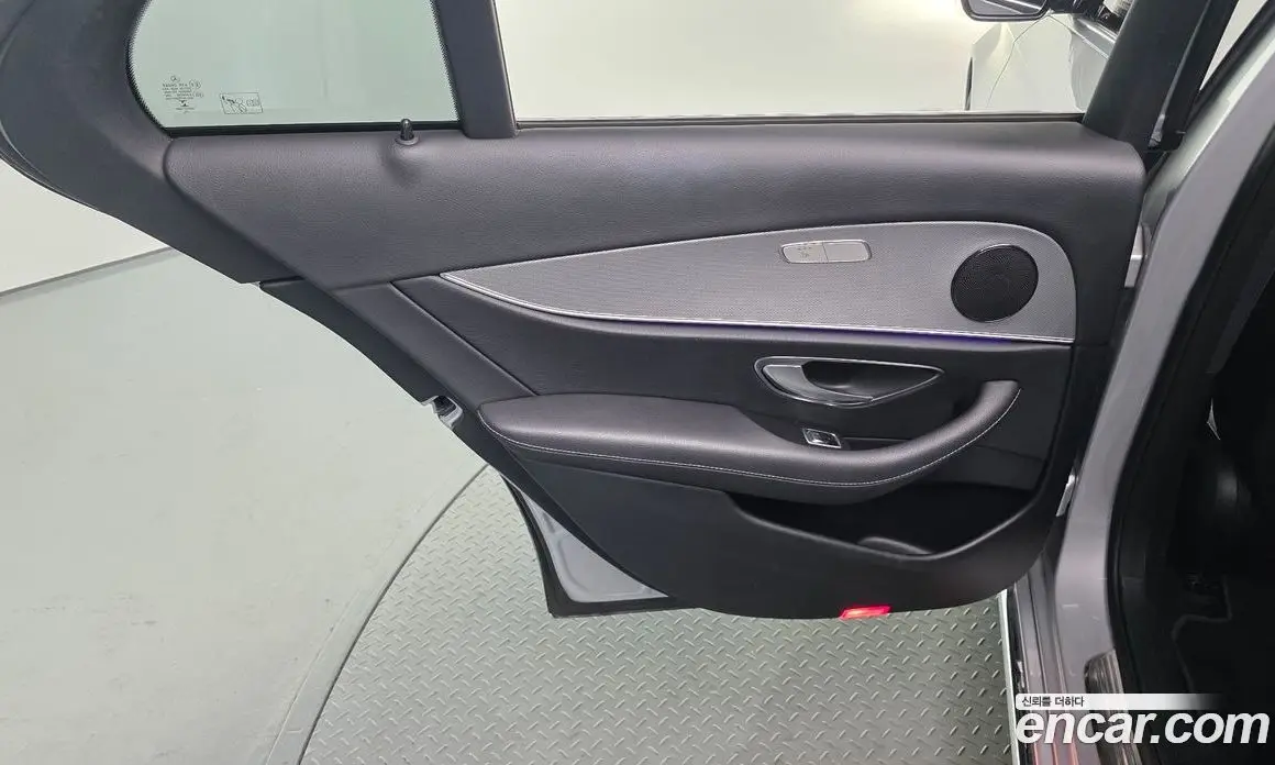 Mercedes-Benz E-Class 2018 2.0 автомат (гидро), фото 15 Mercedes-Benz E-Class 2018 2.0 автомат (гидро), фото 15