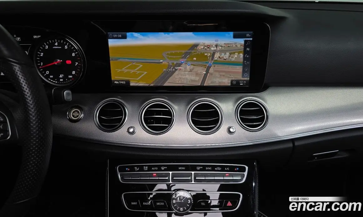 Mercedes-Benz E-Class 2018 2.0 автомат (гидро), фото 19 Mercedes-Benz E-Class 2018 2.0 автомат (гидро), фото 19