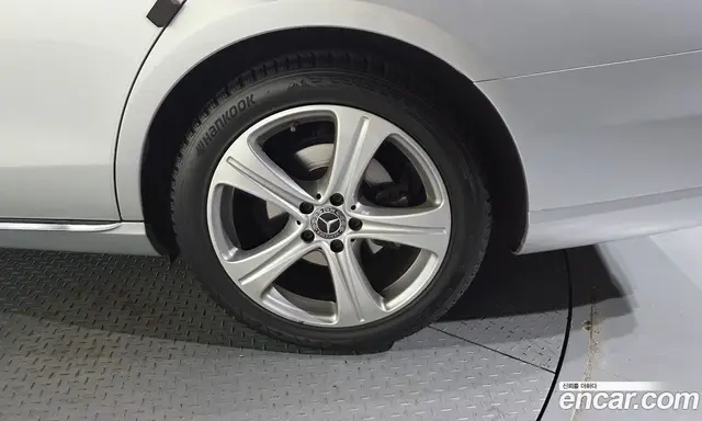Mercedes-Benz E-Class 2018 2.0 автомат (гидро), миниатюра 7 Mercedes-Benz E-Class 2018 2.0 автомат (гидро), миниатюра 7