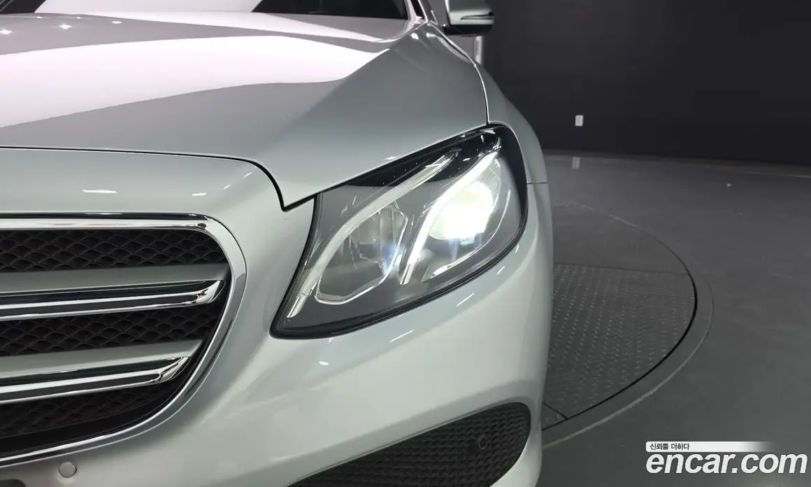 Mercedes-Benz E-Class 2018 2.0 автомат (гидро), фото 8 Mercedes-Benz E-Class 2018 2.0 автомат (гидро), фото 8