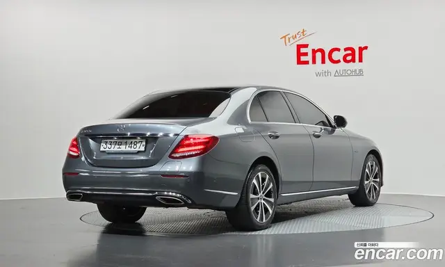 Mercedes-Benz E-Class 2019 2.0 автомат (гидро), миниатюра 2