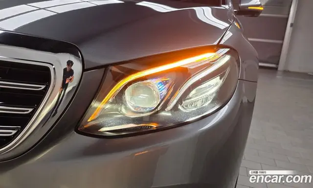 Mercedes-Benz E-Class 2019 2.0 автомат (гидро), миниатюра 8