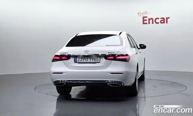 Mercedes-Benz E-Class 2021 1.9 автомат (гидро), миниатюра 4