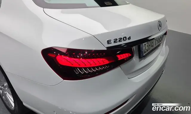 Mercedes-Benz E-Class 2021 1.9 автомат (гидро), миниатюра 9