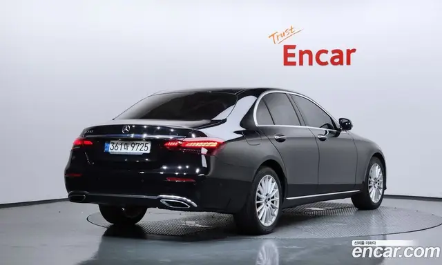 Mercedes-Benz E-Class 2021 2.0 автомат (гидро), миниатюра 2