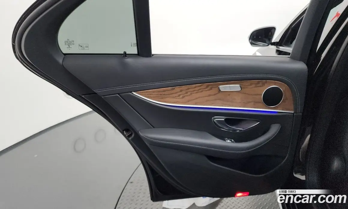 Mercedes-Benz E-Class 2021 2.0 автомат (гидро), фото 15
