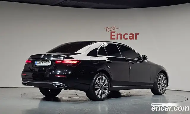 Mercedes-Benz E-Class, 2022, 57 969 км