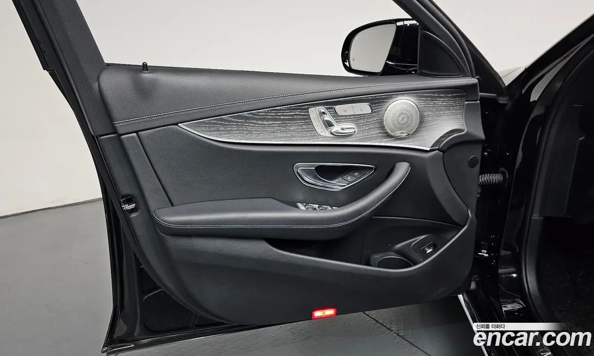 Mercedes-Benz E-Class 2022 2.0 автомат (гидро), фото 13 Mercedes-Benz E-Class 2022 2.0 автомат (гидро), фото 13
