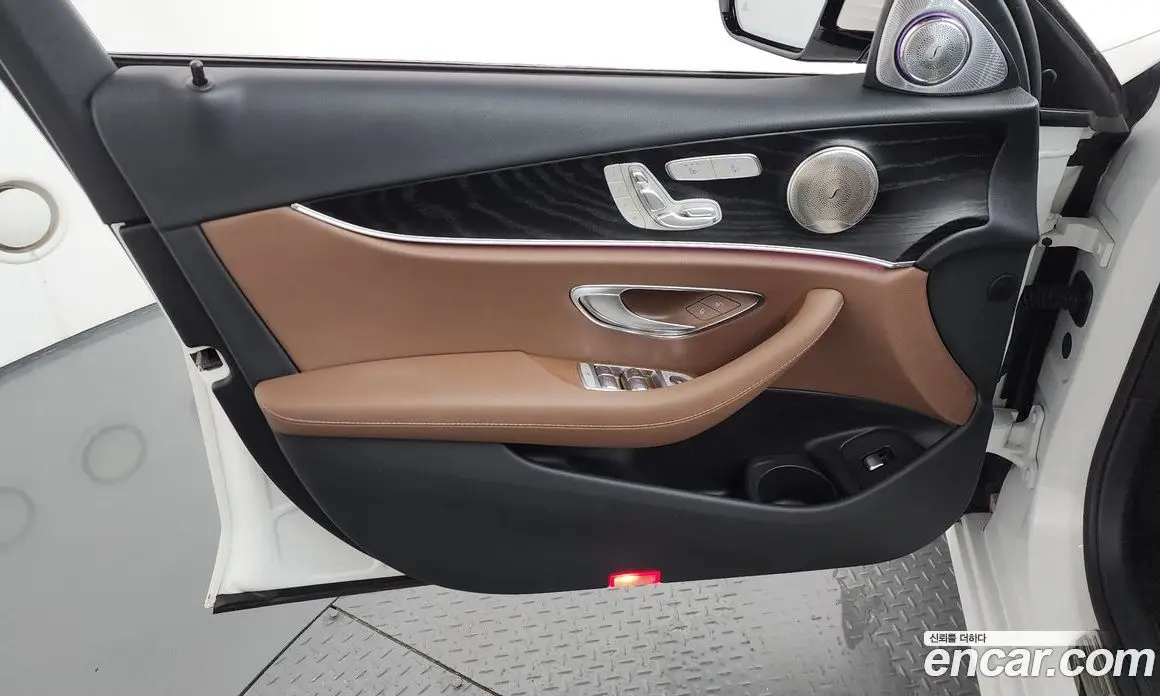 Mercedes-Benz E-Class 2022 2.0 автомат (гидро), фото 14