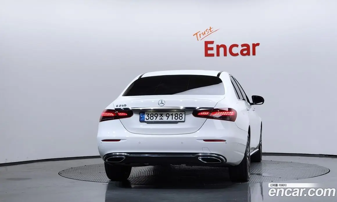 Mercedes-Benz E-Class 2022 2.0 автомат (гидро), фото 4