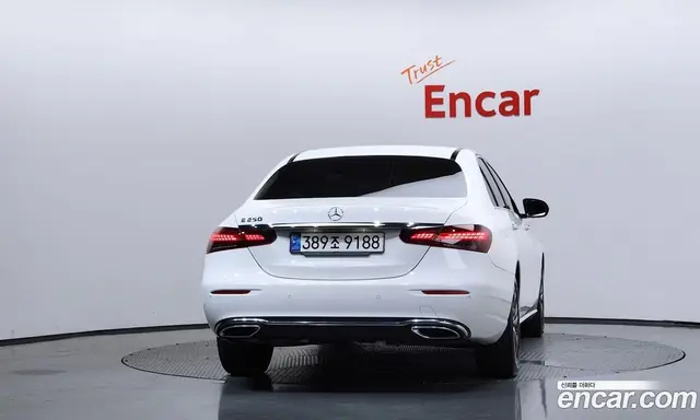 Mercedes-Benz E-Class 2022 2.0 автомат (гидро), миниатюра 4