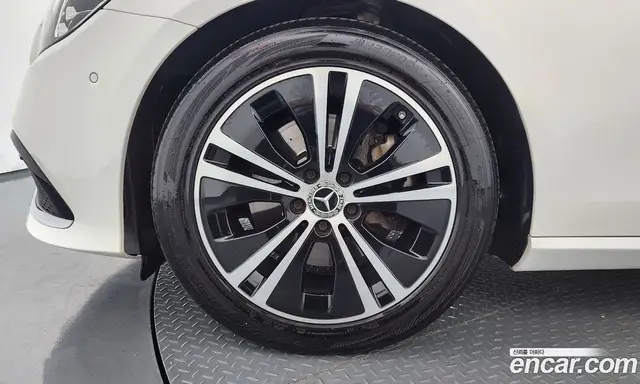 Mercedes-Benz E-Class 2022 2.0 автомат (гидро), миниатюра 5