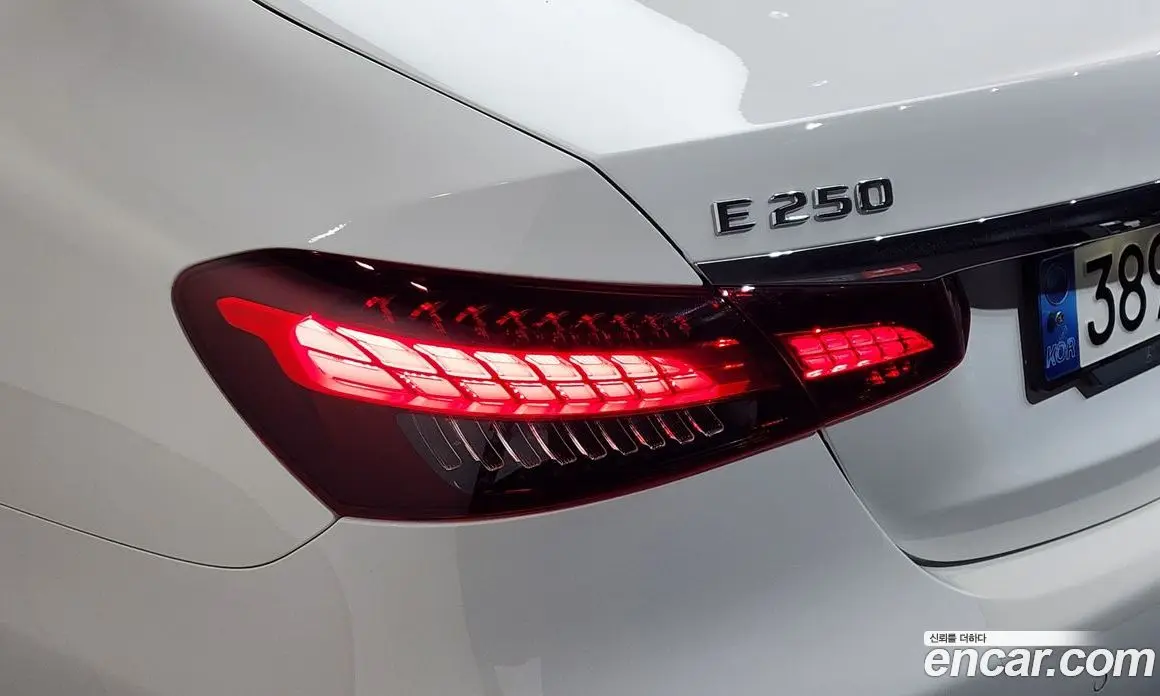 Mercedes-Benz E-Class 2022 2.0 автомат (гидро), фото 9