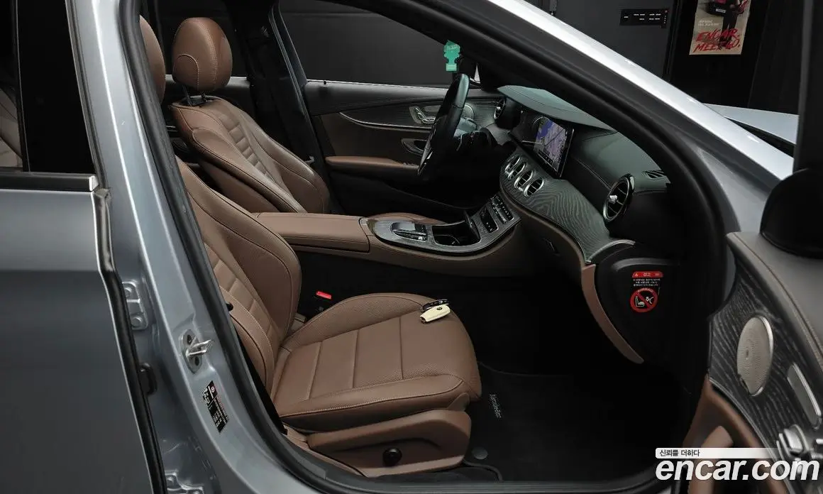 Mercedes-Benz E-Class 2023 2.0 автомат (гидро), фото 16