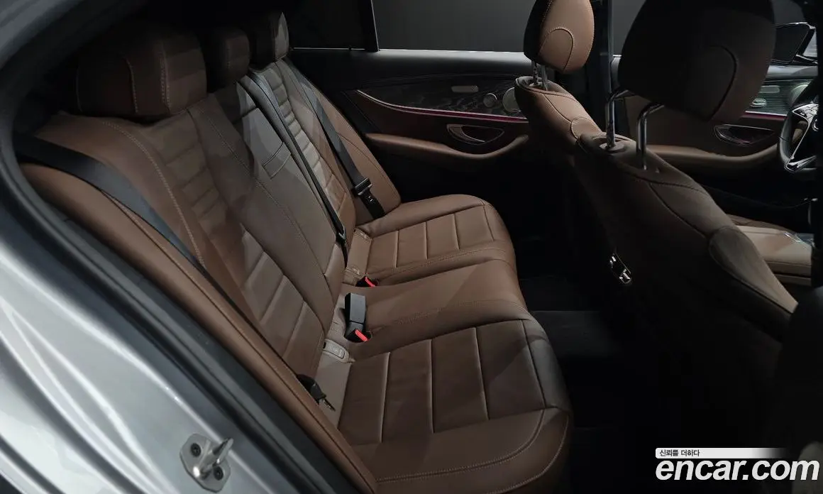 Mercedes-Benz E-Class 2023 2.0 автомат (гидро), фото 17