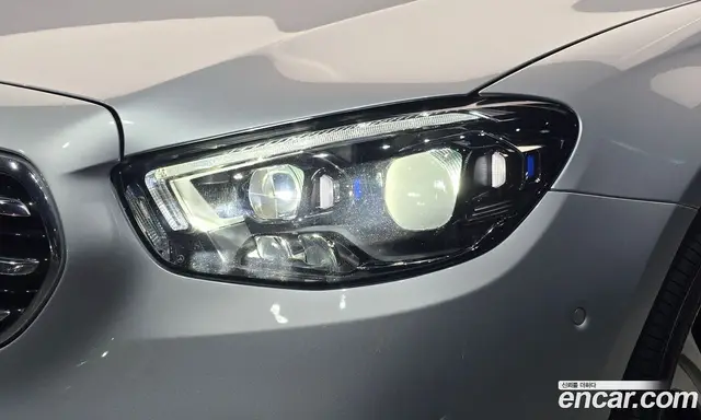Mercedes-Benz E-Class 2023 2.0 автомат (гидро), миниатюра 8