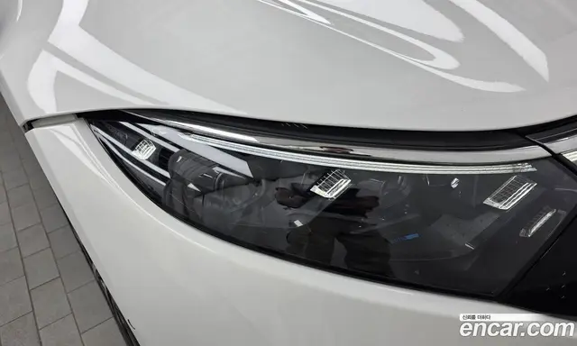Mercedes-Benz EQS 2022 0.3 автомат (гидро), миниатюра 8