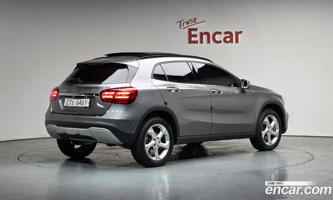 Mercedes-Benz GLA-Class 2017 2.0 автомат (гидро), фото 1 Mercedes-Benz GLA-Class 2017 2.0 автомат (гидро), фото 1