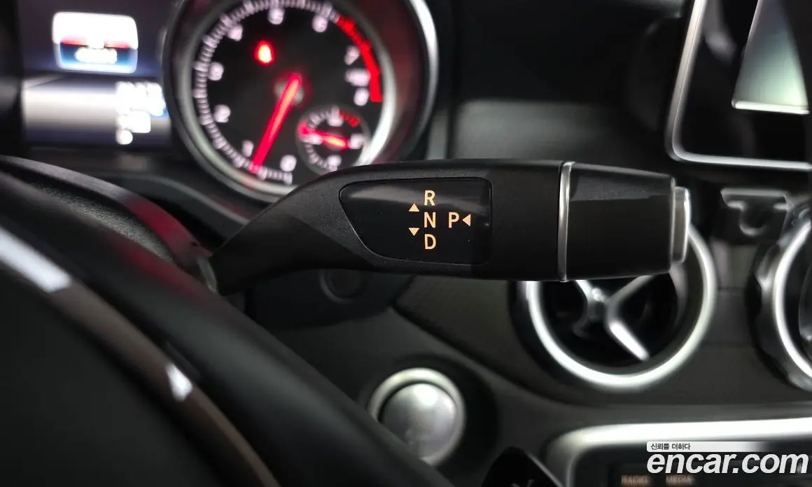 Mercedes-Benz GLA-Class 2017 2.0 автомат (гидро), фото 11 Mercedes-Benz GLA-Class 2017 2.0 автомат (гидро), фото 11